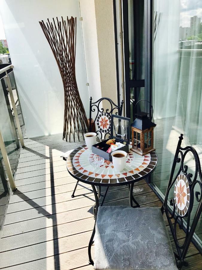 Bright Apartment Near Akropolis VNO Buitenkant foto